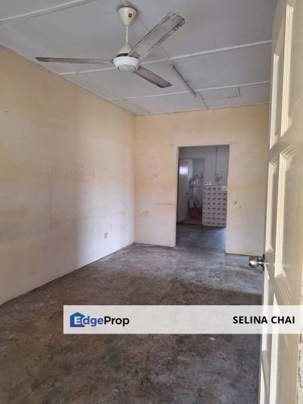 Terrace Corner Lot House For Sale @ Sri Serdang, Seri Kembangan, Selangor, Seri Kembangan