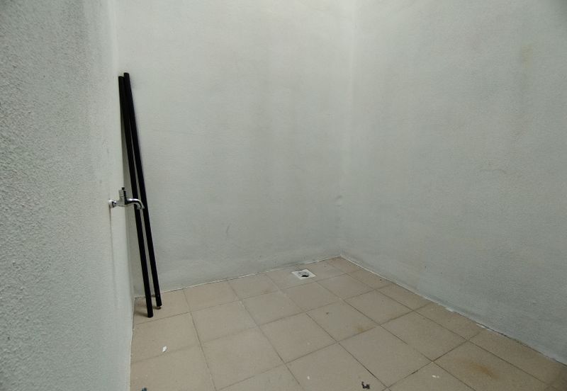 TAMAN BAYU INDERA, LUKUT