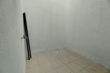 TAMAN BAYU INDERA, LUKUT