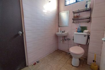 Taman Kristal, Dengkil