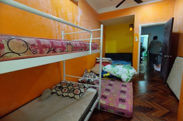 Taman Kristal, Dengkil