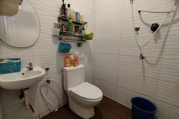 Taman Kristal, Dengkil