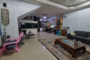 Taman Kristal, Dengkil