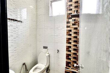 [Corner Lot] 2 Storey Bungalow @ Taman Anjung Ixora Bandar Baru Salak Tinggi Sepang 