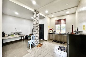 [Corner Lot] 2 Storey Bungalow @ Taman Anjung Ixora Bandar Baru Salak Tinggi Sepang 