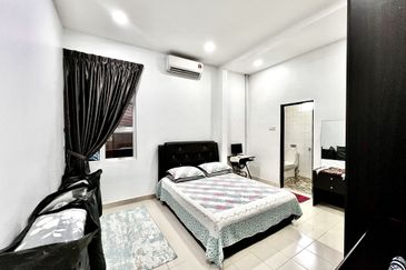 [Corner Lot] 2 Storey Bungalow @ Taman Anjung Ixora Bandar Baru Salak Tinggi Sepang 