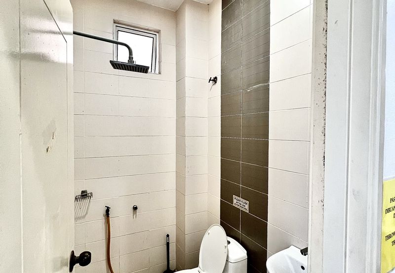 [Corner Lot] 2 Storey Bungalow @ Taman Anjung Ixora Bandar Baru Salak Tinggi Sepang 