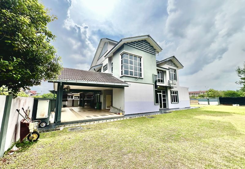 [Corner Lot] 2 Storey Bungalow @ Taman Anjung Ixora Bandar Baru Salak Tinggi Sepang 
