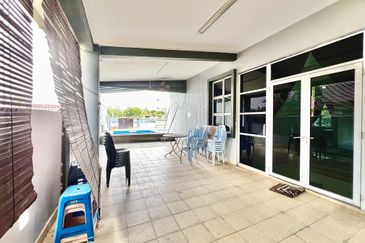 [Corner Lot] 2 Storey Bungalow @ Taman Anjung Ixora Bandar Baru Salak Tinggi Sepang 