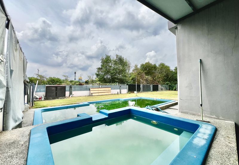 [Corner Lot] 2 Storey Bungalow @ Taman Anjung Ixora Bandar Baru Salak Tinggi Sepang 