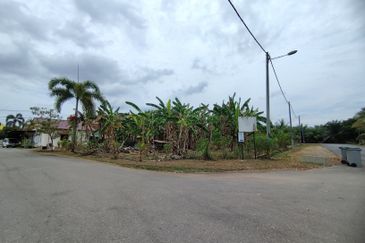 9 Tanah Lot Perniagaan Taman Pinggiran Felda Sungai Kelamah, Gemas