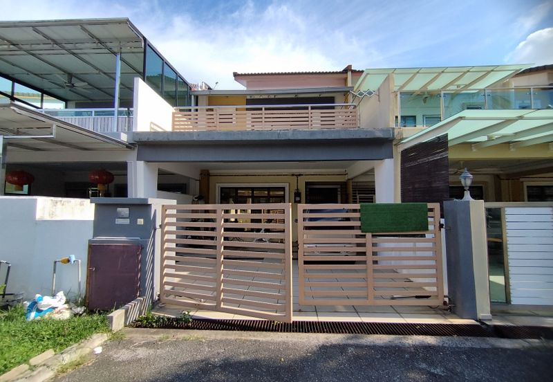 Perdana College Heights