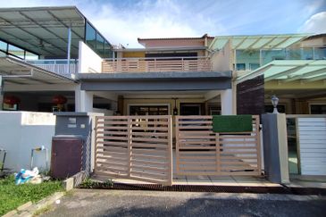 Perdana College Heights