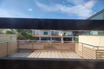 Perdana College Heights