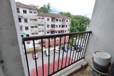 Taman Pinggiran Delima