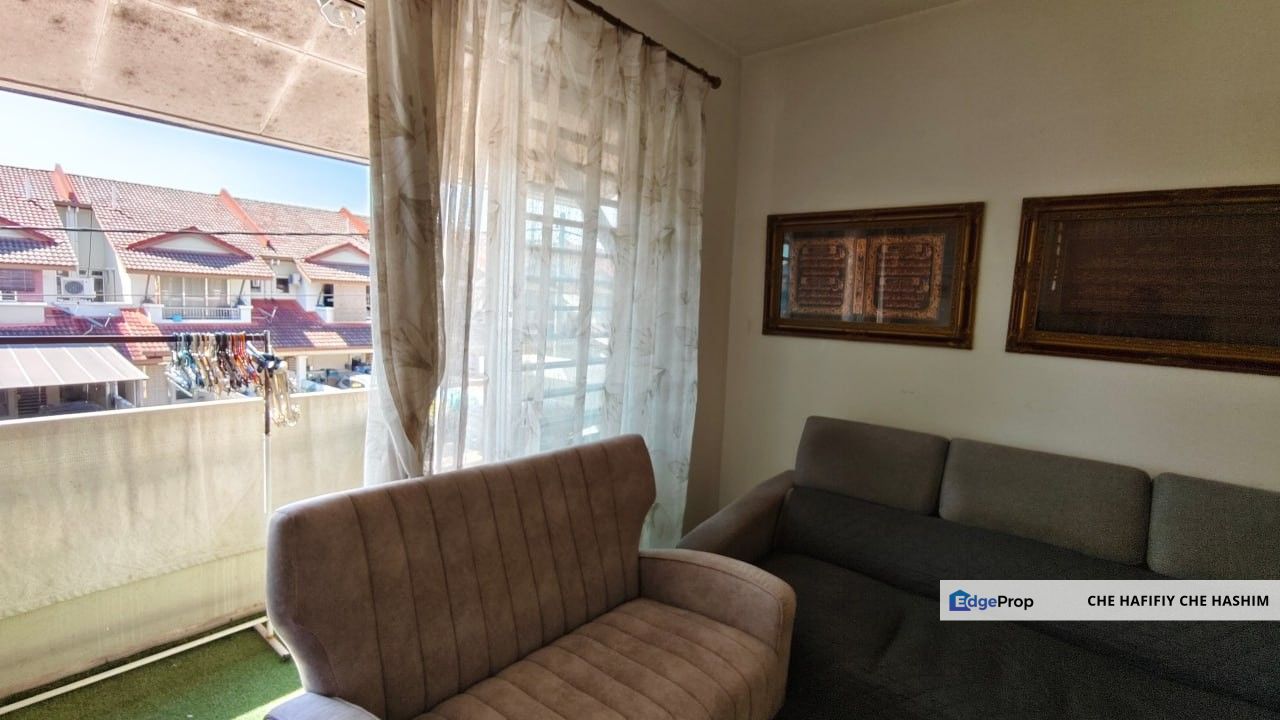 [Upper Floor] Townhouse Bayu Parkville @ Tmn Balakong Jaya , Selangor, Balakong