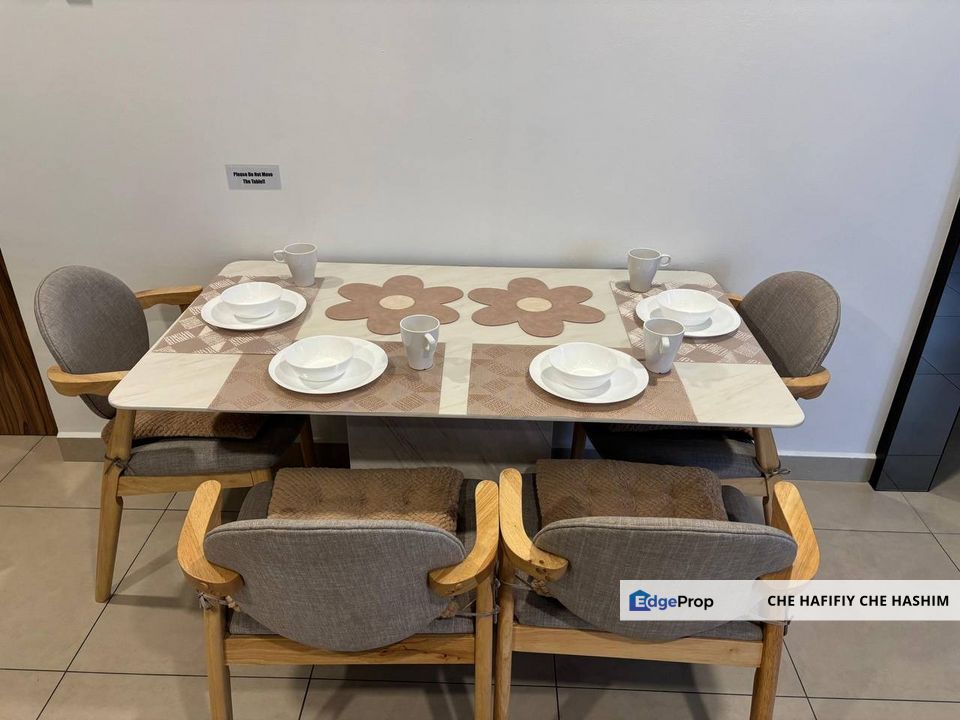 FULLY RENOVATED & FULLY FURNISHED KL GATEWAY PREMIUM RESIDENCE CONDOMINIUM, Kuala Lumpur, Bangsar South