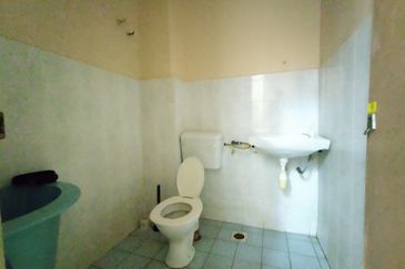 [Extended | Renovated] 2 Storey Terrace @ Taman Sri Damar Mantin