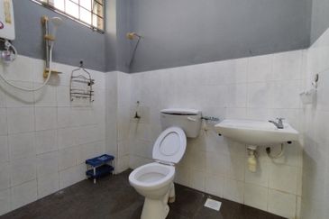 [Extended | Renovated] 2 Storey Terrace @ Taman Sri Damar Mantin