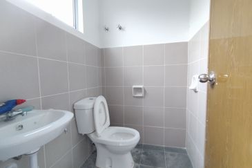 [Endlot | Extra Land Side & Back] Double Storey Taman Semarak Warisan @ Sepang