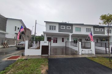[Endlot | Extra Land Side & Back] Double Storey Taman Semarak Warisan @ Sepang