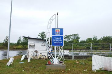 [Endlot | Extra Land Side & Back] Double Storey Taman Semarak Warisan @ Sepang