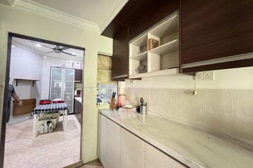 [Renovated] 2 Storey Superlink Bukit Jelutong @ Shah Alam