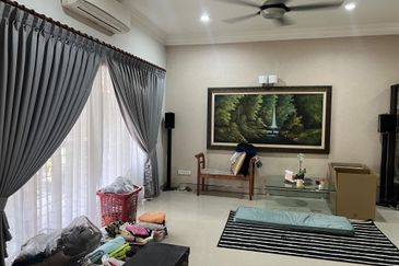 [Renovated] 2 Storey Superlink Bukit Jelutong @ Shah Alam