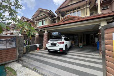 [Renovated] 2 Storey Superlink Bukit Jelutong @ Shah Alam