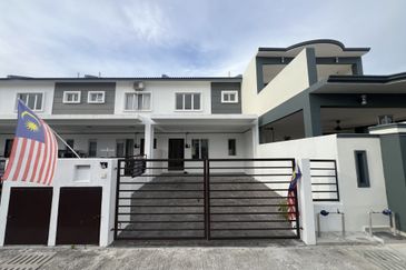 Double Storey Terrace Taman Semarak Warisan @ Sepang
