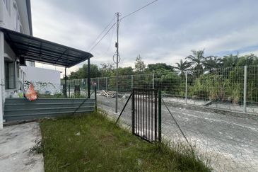 Double Storey Terrace Taman Semarak Warisan @ Sepang