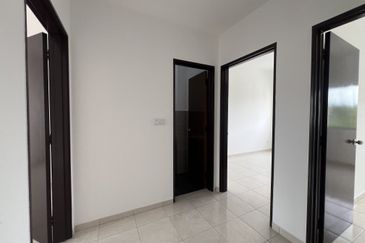 Double Storey Terrace Taman Semarak Warisan @ Sepang