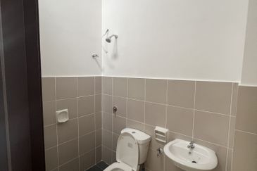 Double Storey Terrace Taman Semarak Warisan @ Sepang