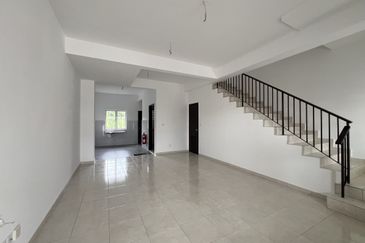 Double Storey Terrace Taman Semarak Warisan @ Sepang