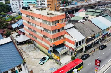 [Facing Mainroad] 5 Storey Building @ Pudu
