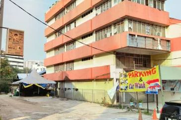 [Facing Mainroad] 5 Storey Building @ Pudu