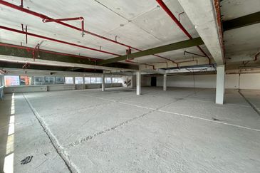 [Facing Mainrod] Warehouse @ Petaling Jaya For Sale & Rent [88,420sqft]