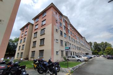 Apartment Seremban Putra @ Sikamat Seremban N9