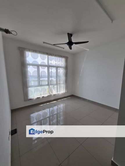 3 Plus 1 Store Room unit in Saville D Lake Puchong, Selangor, Puchong