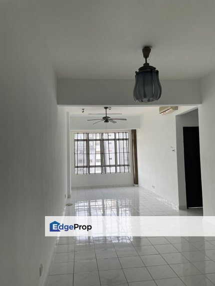 Good Price 3 Bedroom Suria Damansara Rare Deal, Kuala Lumpur, Kepong