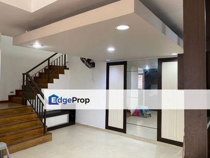 Upper Unit Townhouse in Jalan Mutiara Tropicana, Selangor, Petaling Jaya