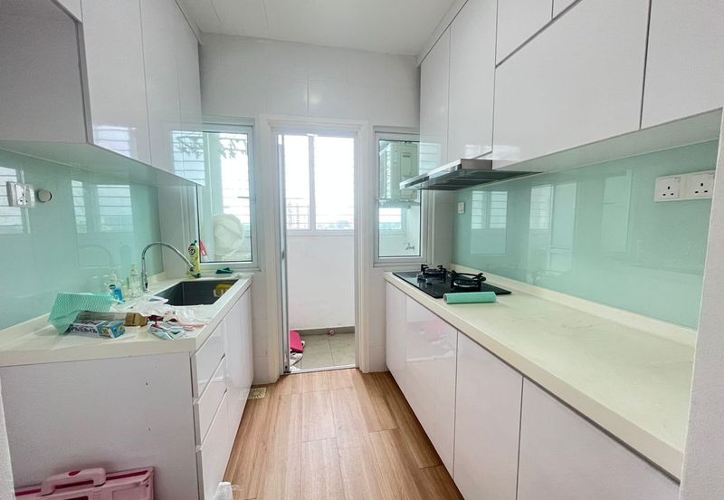 Seasons Luxury Apartments @ Amara Larkin