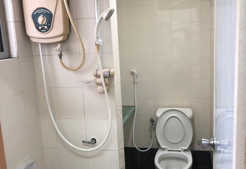 Bangunan Duta Impian (The Embassy Suites)