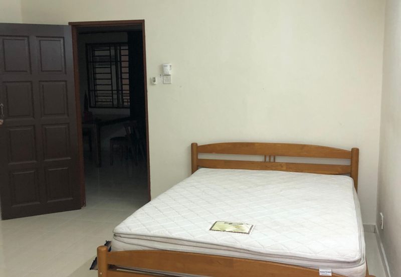 Bangunan Duta Impian (The Embassy Suites)