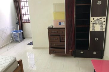 Bangunan Duta Impian (The Embassy Suites)