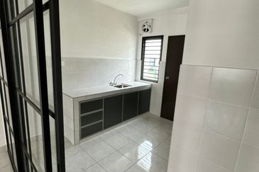 Iris @ Bandar Hillpark