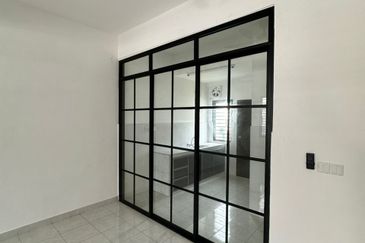 Iris @ Bandar Hillpark