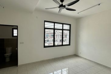 Iris @ Bandar Hillpark