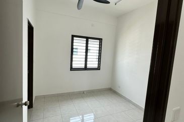 Iris @ Bandar Hillpark