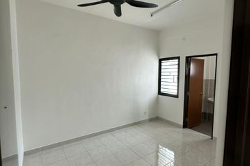 Iris @ Bandar Hillpark